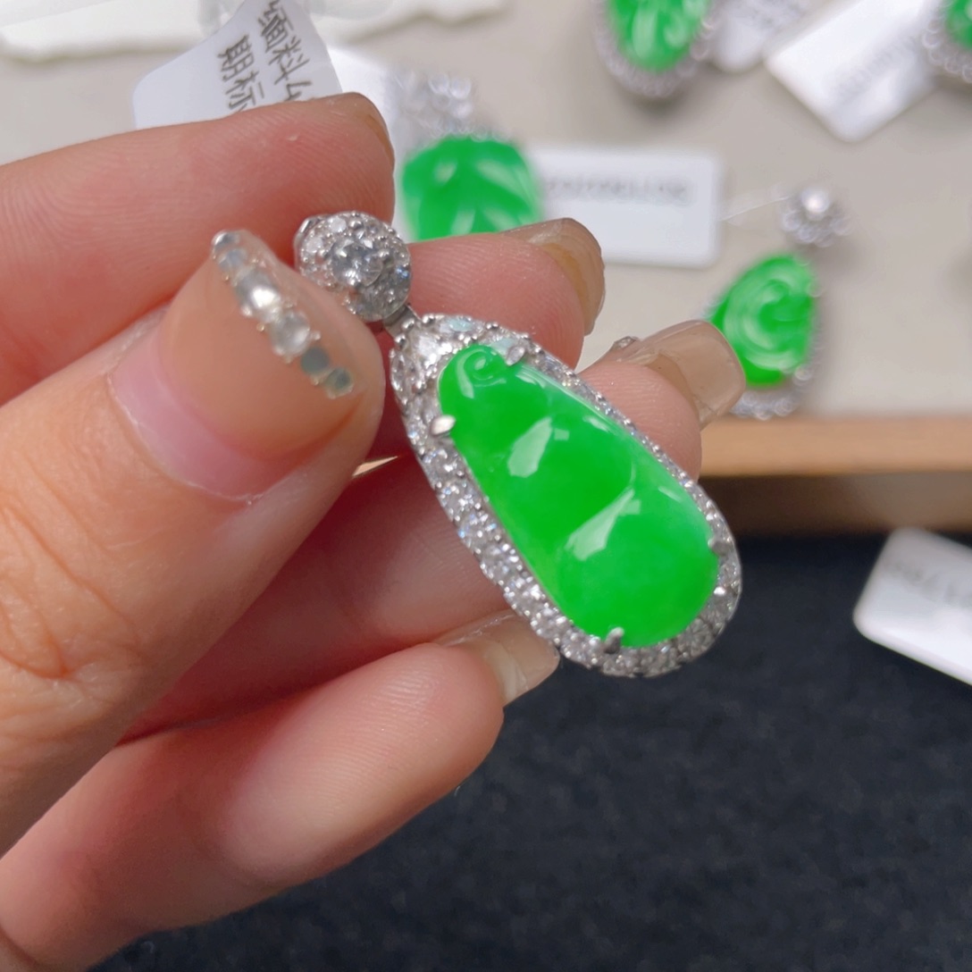 翡翠颈饰银S925镶嵌b b b n