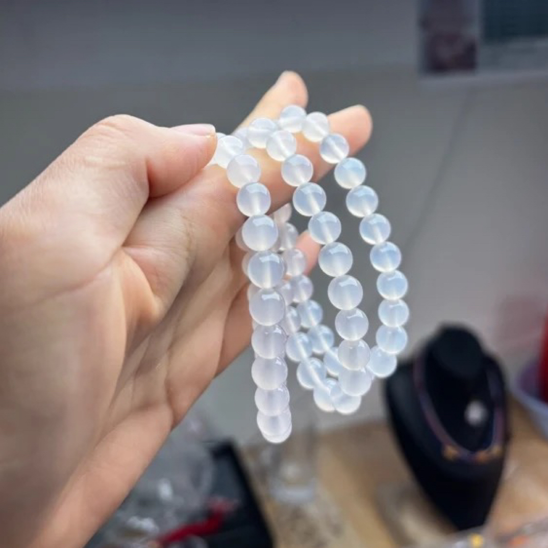 玛瑙白月光手串卡八