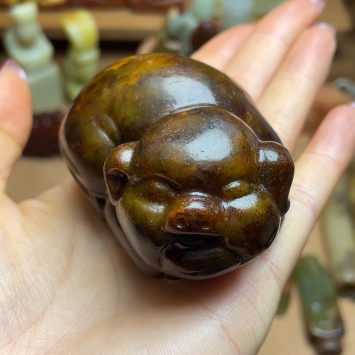 蛇纹石玉未镶嵌颈饰