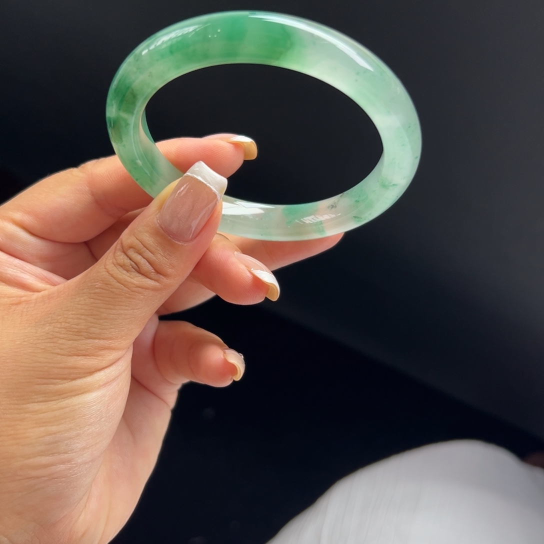 未镶嵌手镯石英质玉非洲翠5556