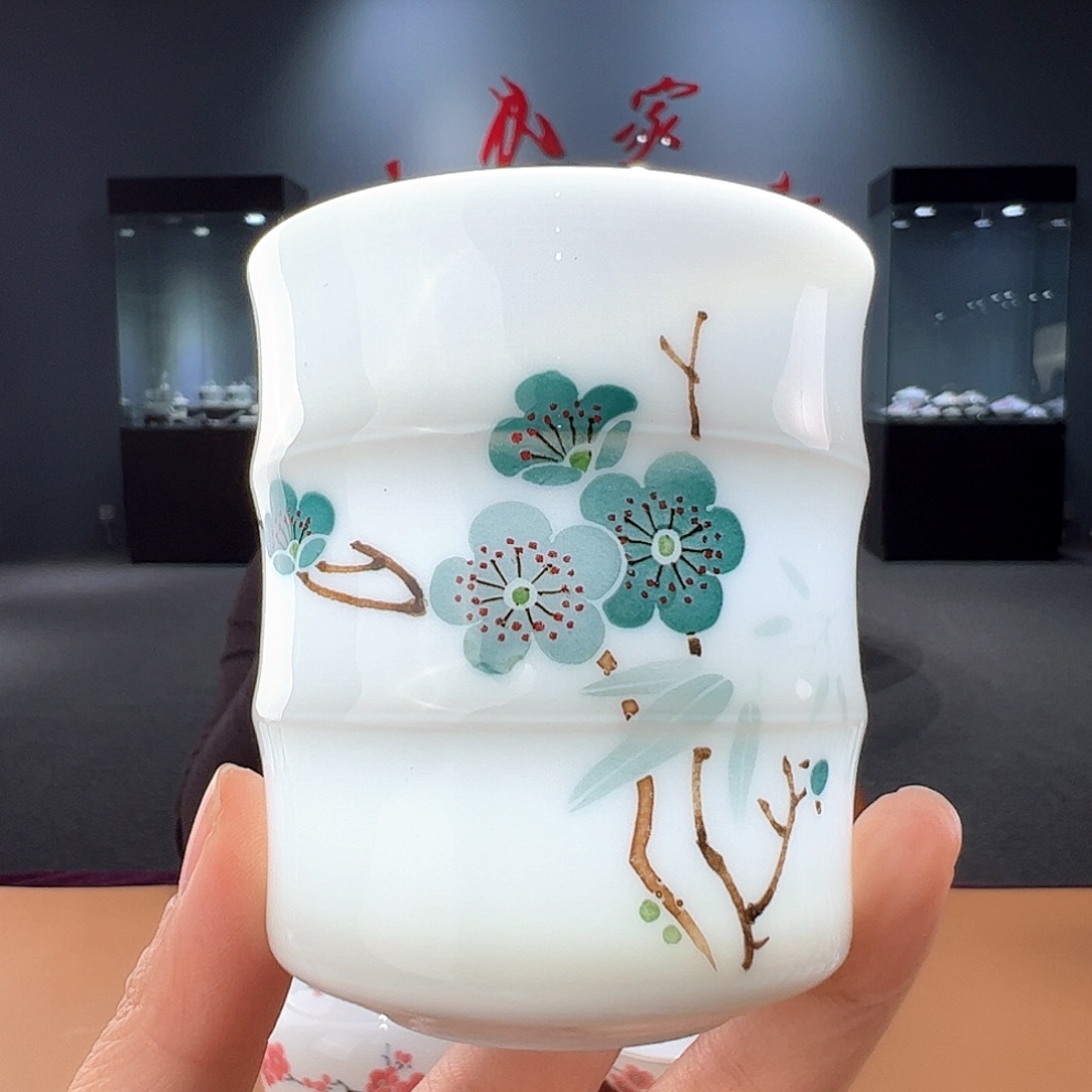 瓷翠竹绿梅竹节杯，微瑕款