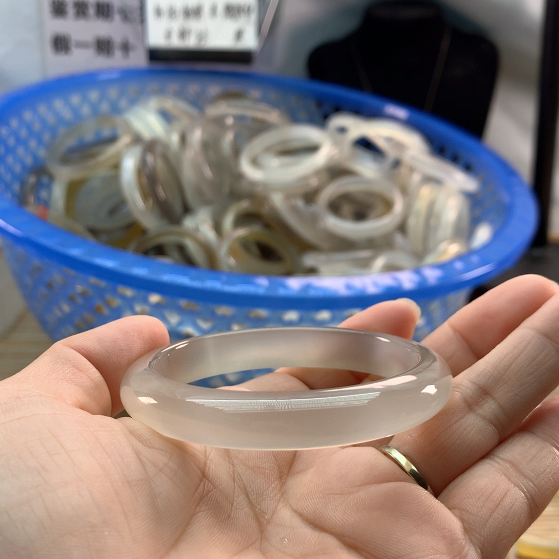 手镯玛瑙/玉髓未镶嵌