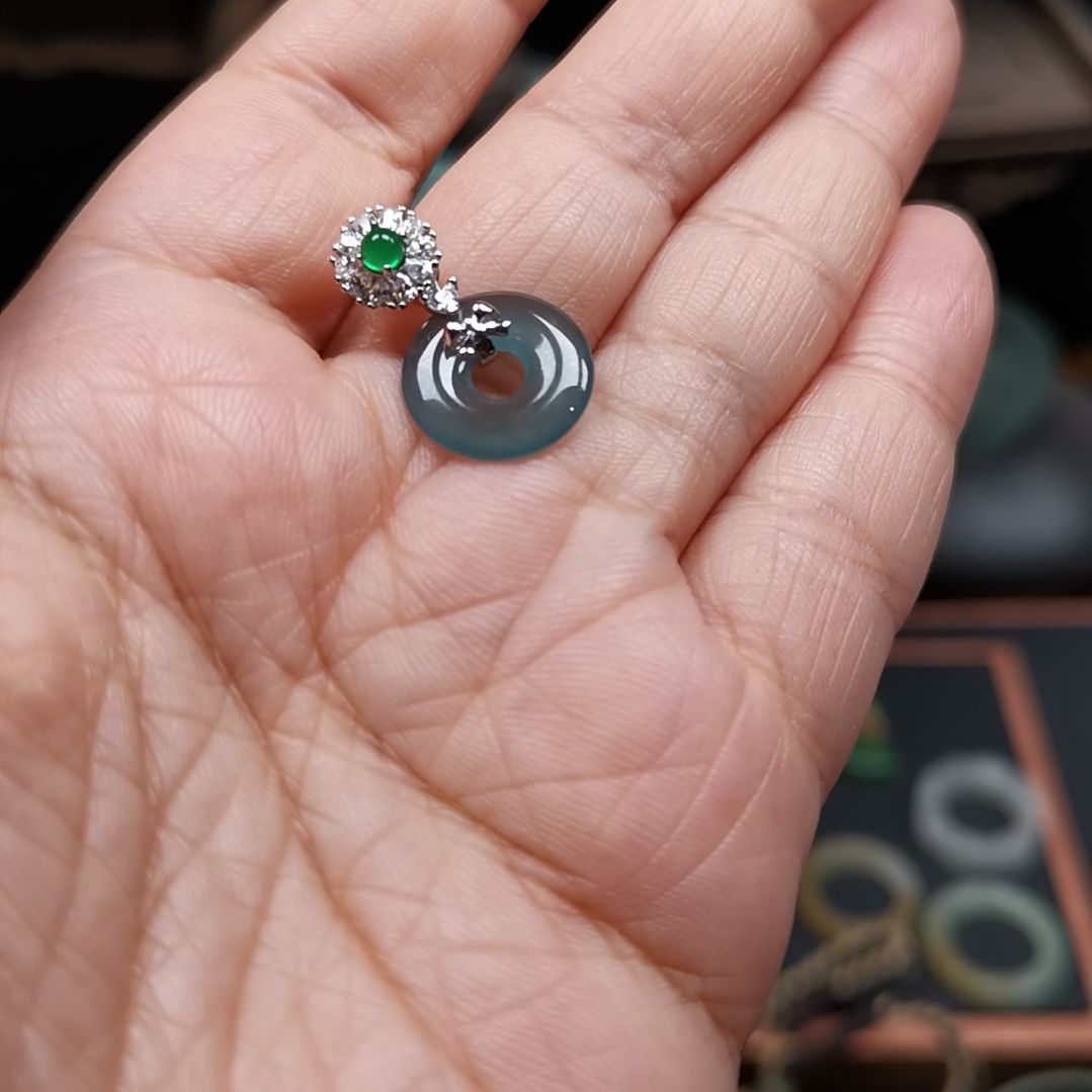 翡翠颈饰银S925镶嵌平安扣