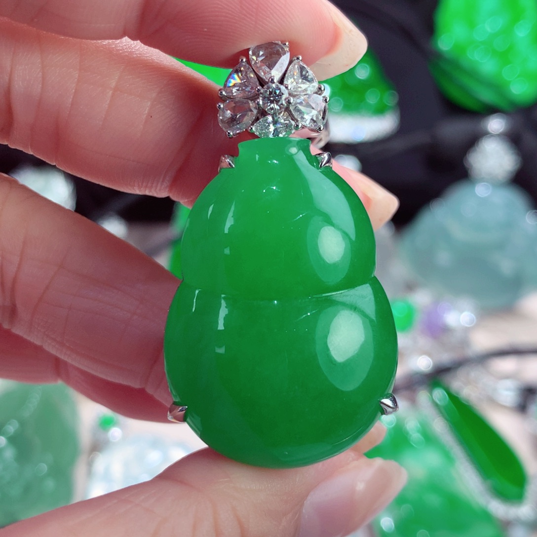 翡翠未镶嵌颈饰缅甸天然翡翠葫芦