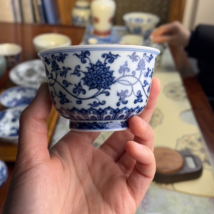 瓷片松风馆缠枝莲纹撇口杯