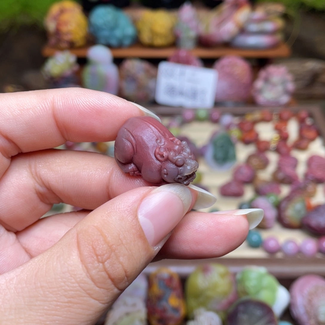 玛瑙/玉髓未镶嵌珠宝半成品盐源玛瑙十二福利貔貅
