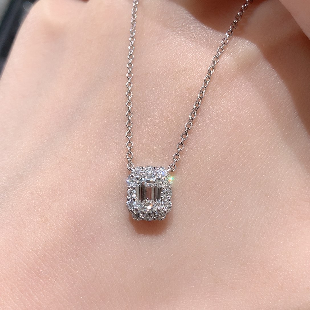 18K金镶嵌合成钻石70分祖切围镶项链