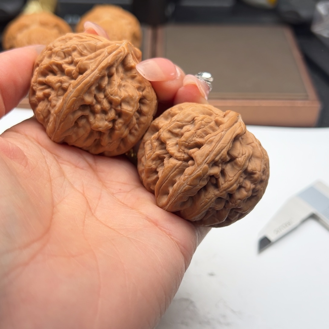 文玩核桃把件红锦鲤47