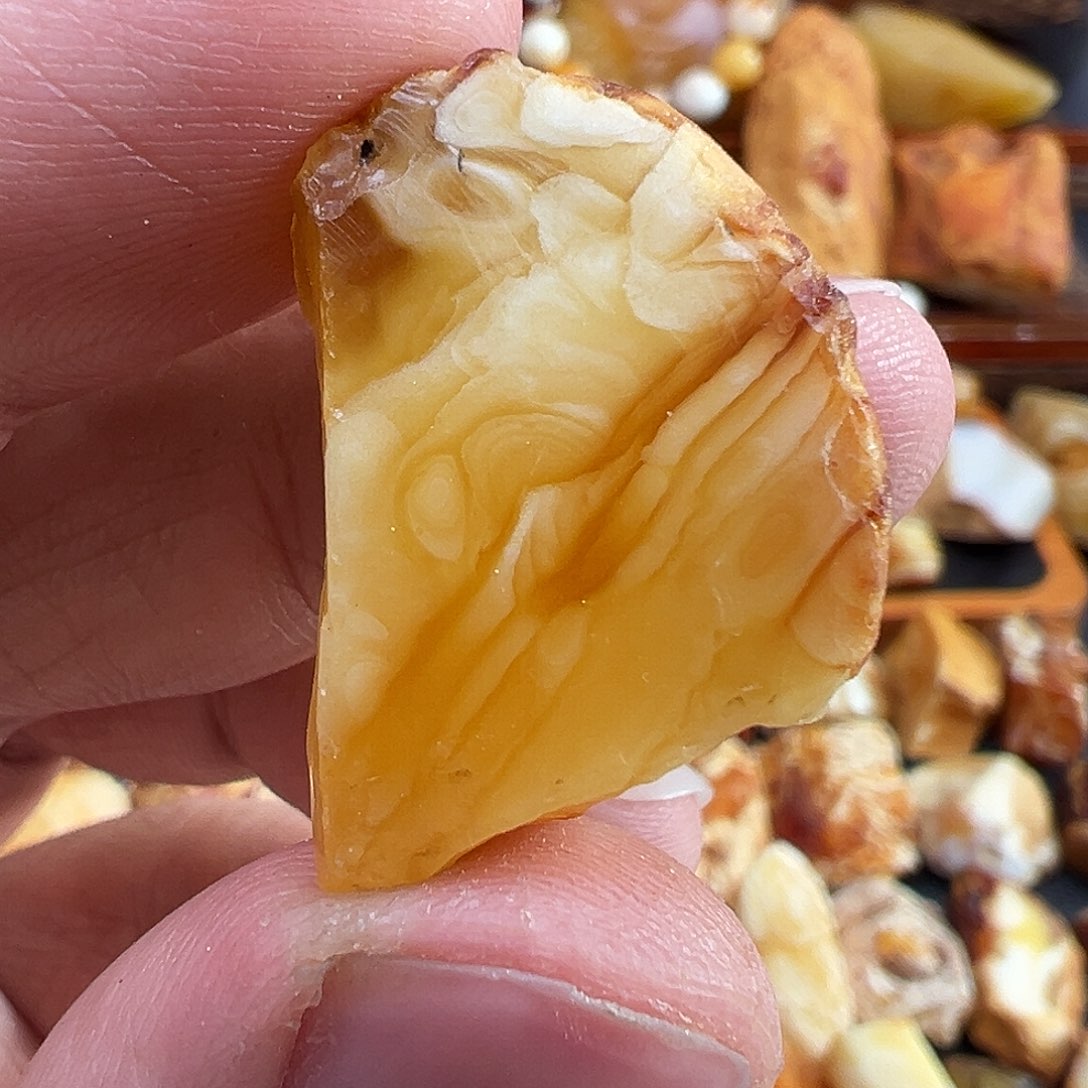 定制琥珀未镶嵌橘白妖花