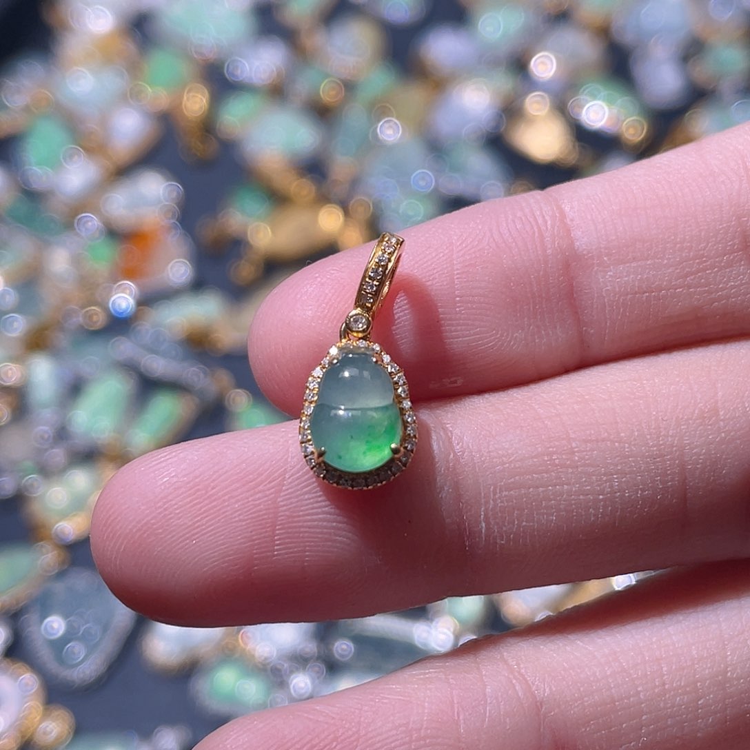 翡翠颈饰18K金镶嵌?****?吊坠