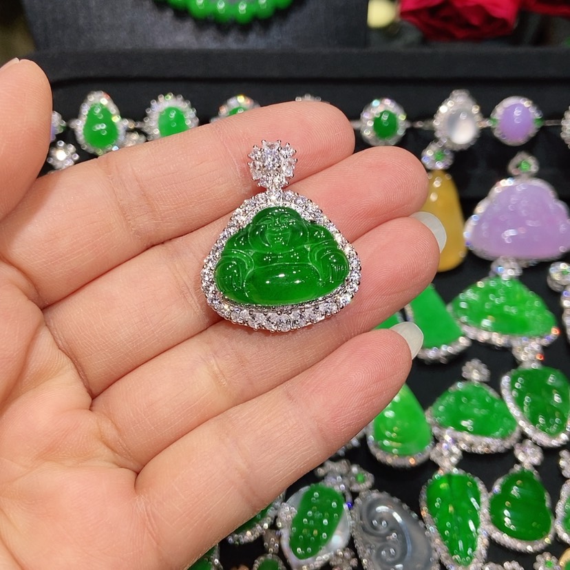 【闪购商品】翡翠颈饰未镶嵌天然翡翠