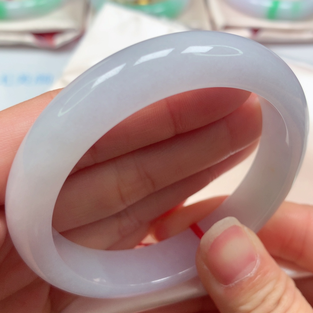 翡翠未镶嵌手镯冰胶底白月光飘绿花5556