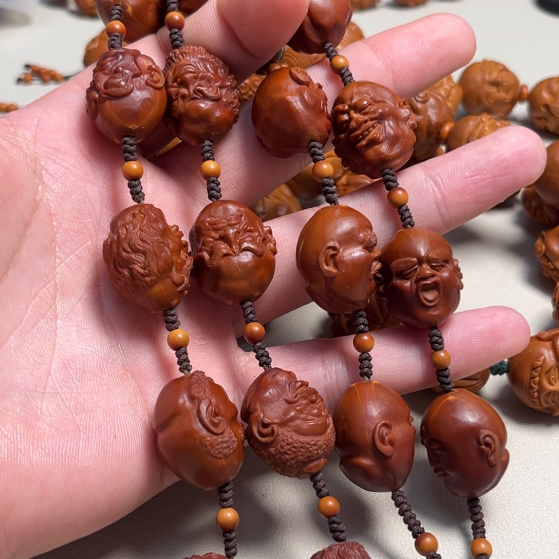 橄榄核吊坠身**途十八罗汉