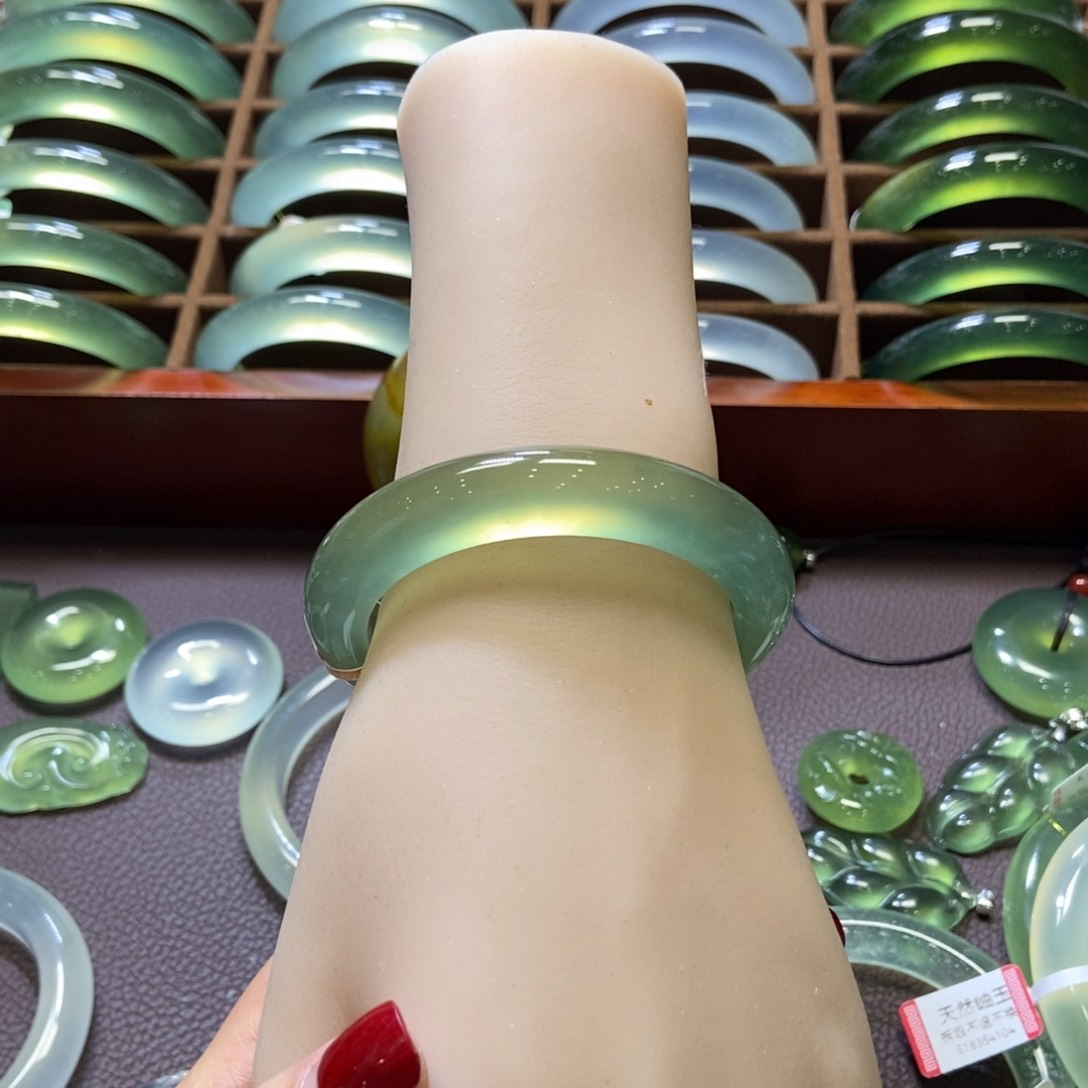 蛇纹石玉手镯52未镶嵌