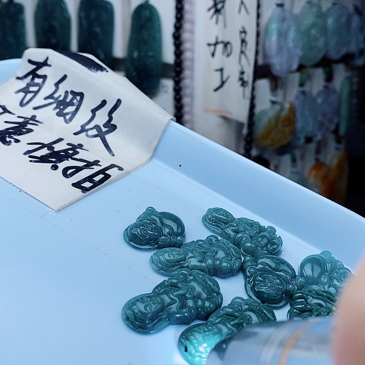 翡翠未镶嵌颈饰翡翠