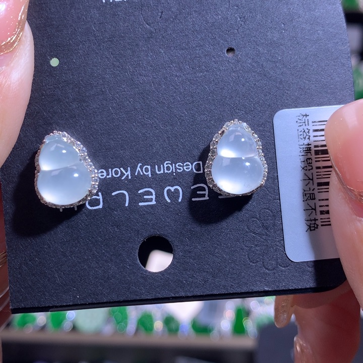 【闪购商品】银S925镶嵌翡翠耳饰晚***着