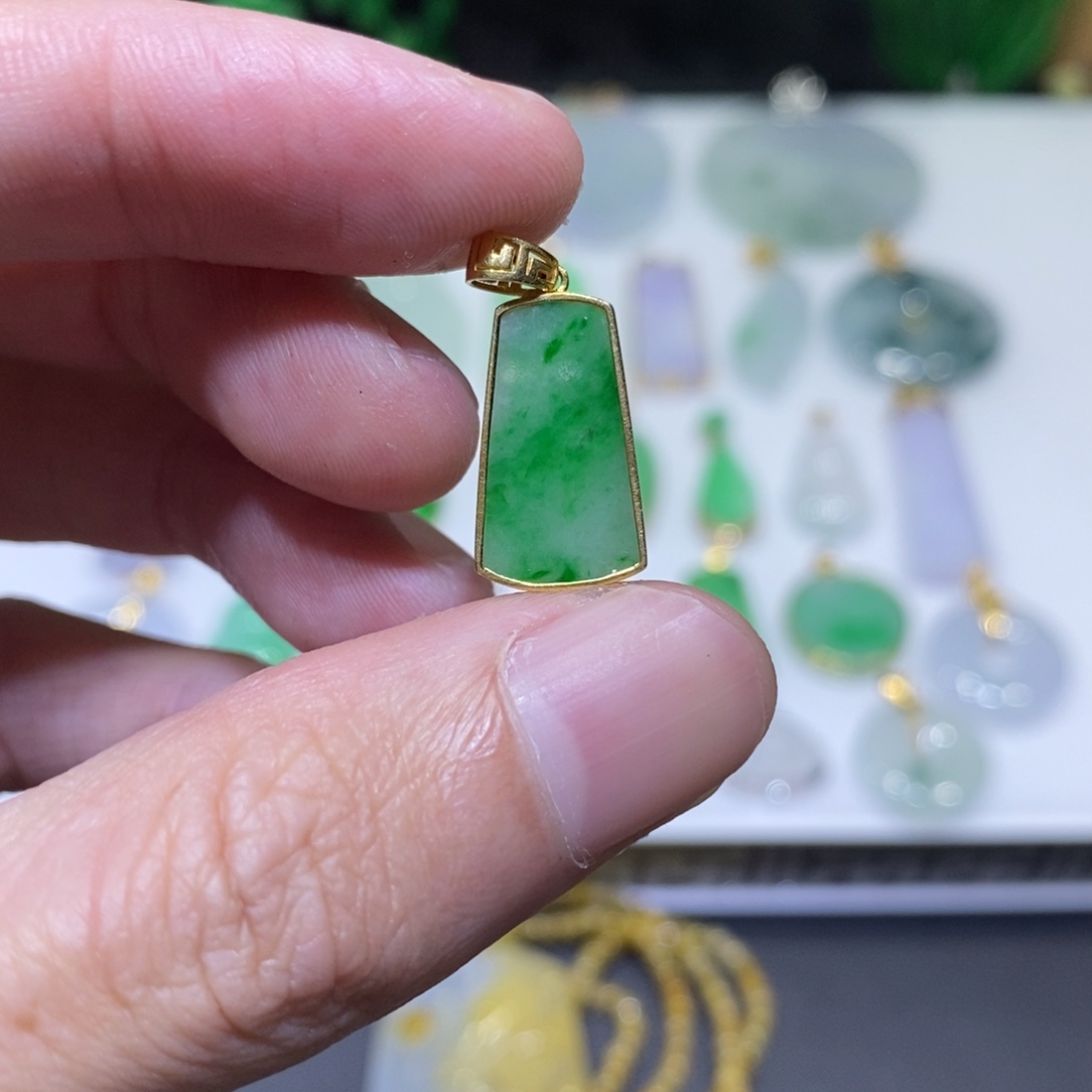 翡翠18K金镶嵌吊坠(不含链)