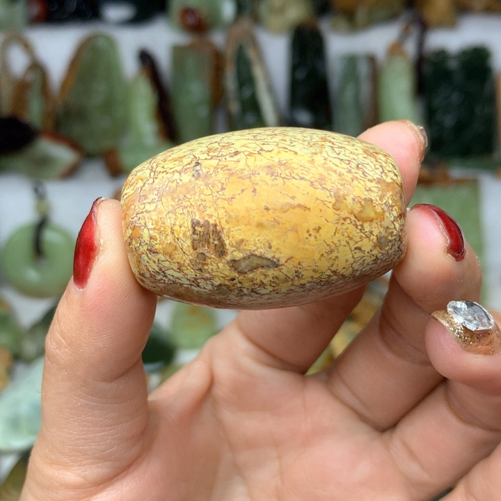 岫岩河磨玉（透闪石质玉）挂件未镶嵌