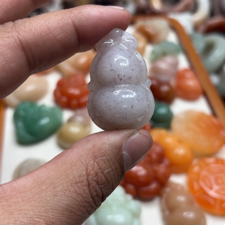 ****.石英质玉未镶嵌手镯