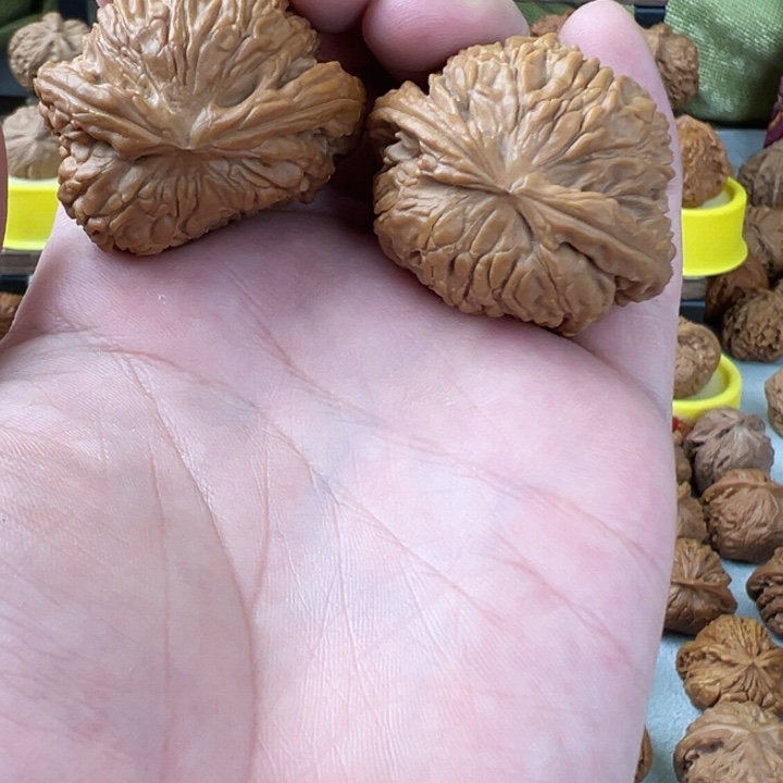 文玩核桃吊坠39全品无修白狮子蛇头