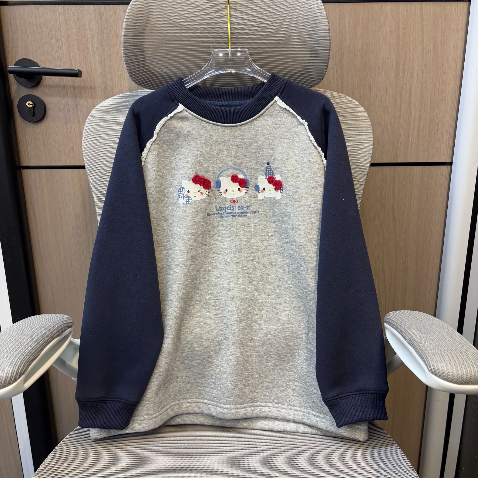 冬款韩范凯蒂印花插肩袖女童加绒卫衣 F203 203 H