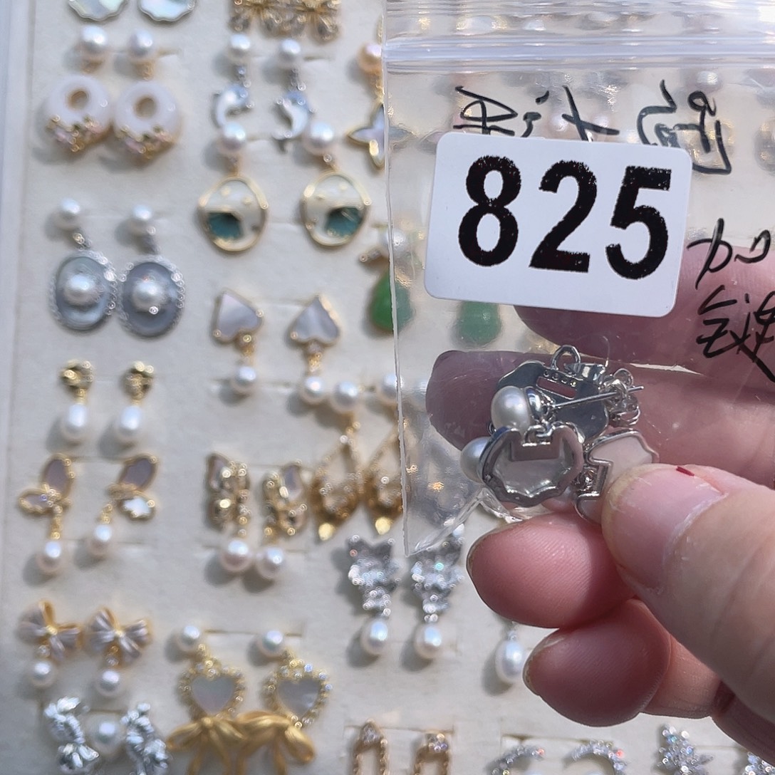 跑***透合金耳饰淡水珍珠