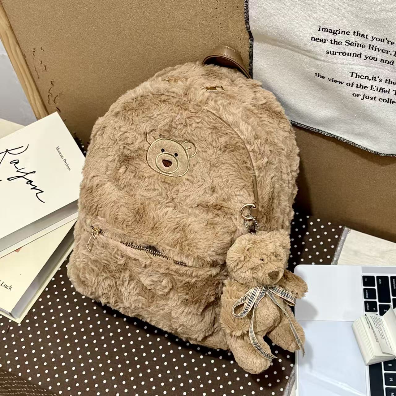 JuanJuan自制【巴塞罗熊】小众原创秋冬日常毛绒大容量双肩包e250