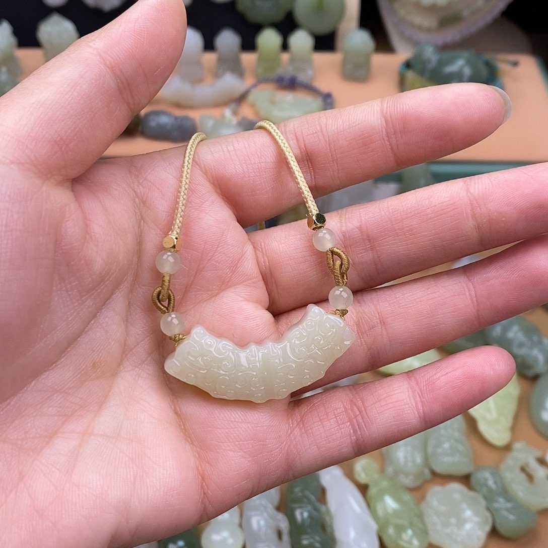 颈饰未镶嵌和田玉小*点