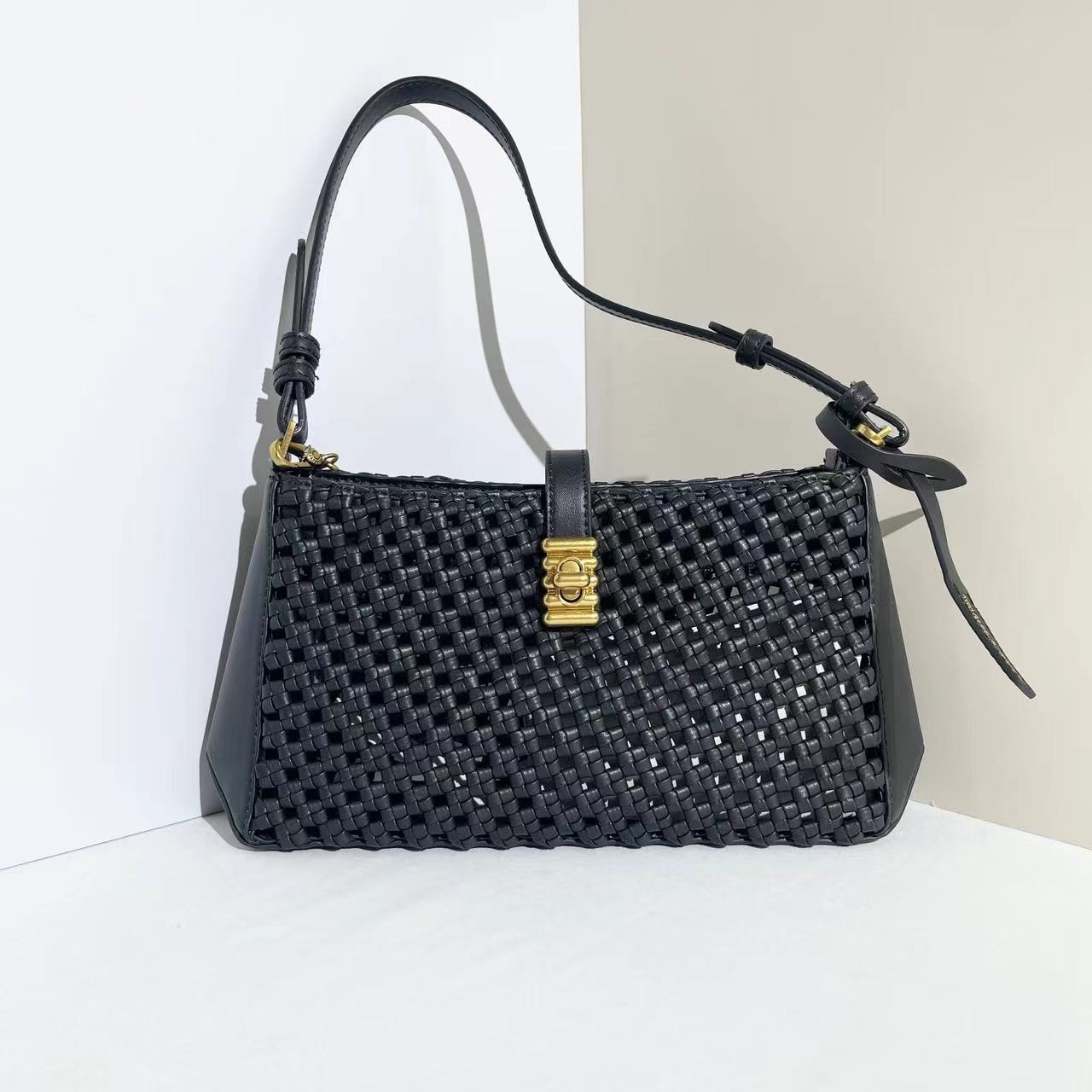 正品小CK 20671388黑色M时尚女包