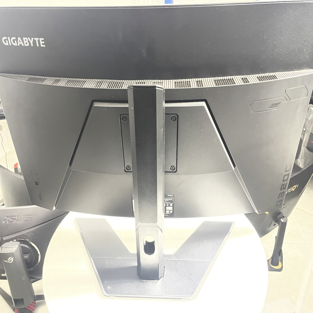 95新 Gigabyte/技嘉 32寸曲面2k165hz显示器