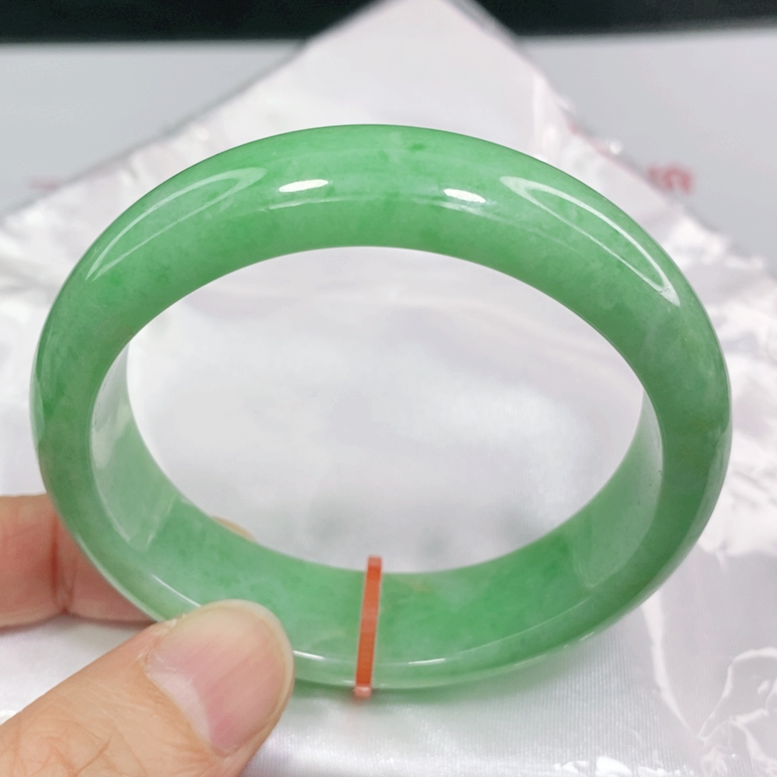 翡翠手镯未镶嵌55.8圈口贵妃