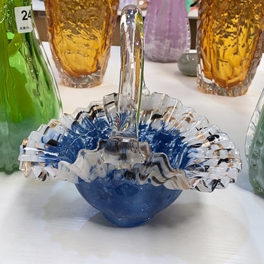 花篮高21厘米宽21厘米