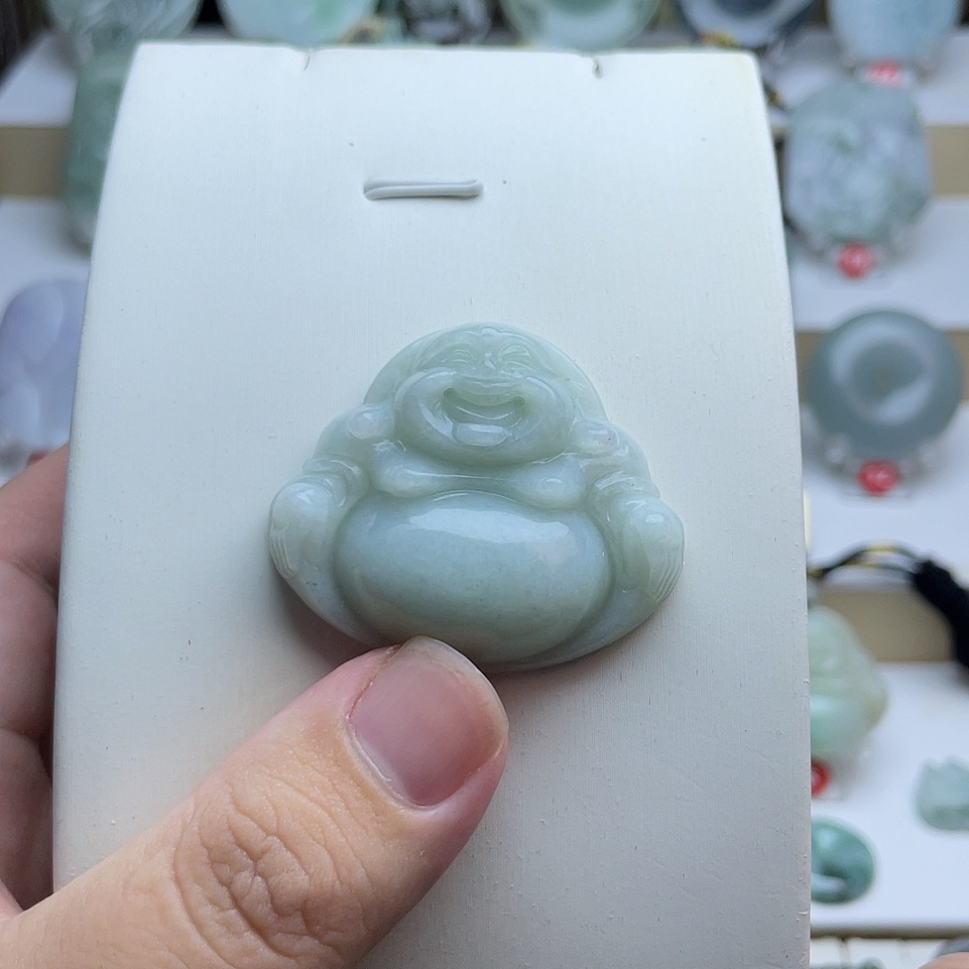 翡翠未镶嵌颈饰佛公