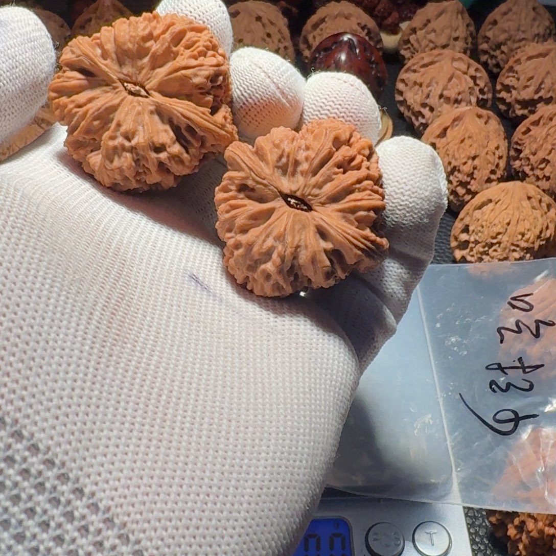 哈***少吊坠文玩核桃有修有黄有色差