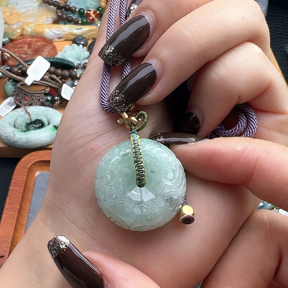 翡翠吊坠(赠链)未镶嵌吊坠