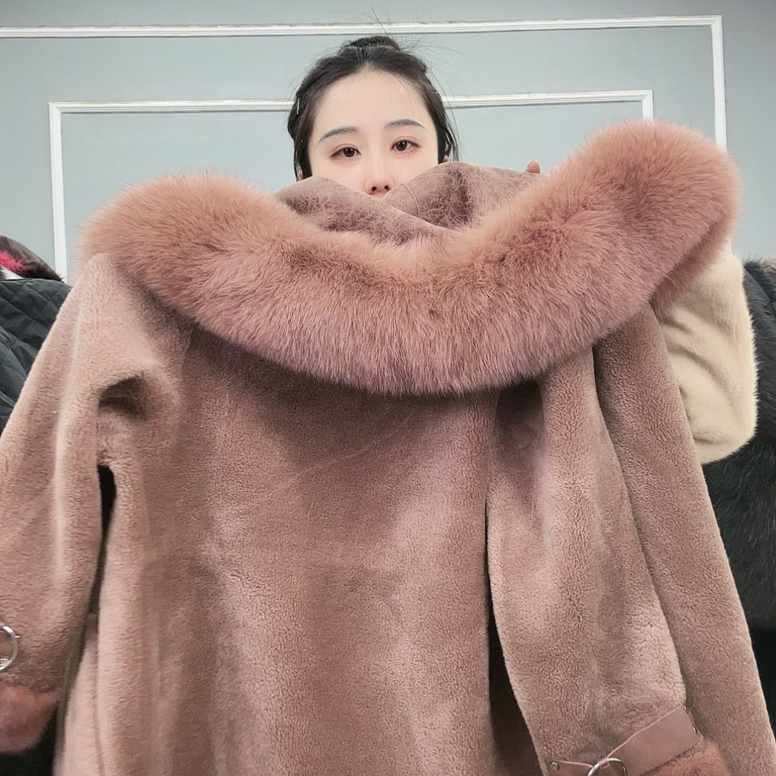 姚小妖家高端皮草