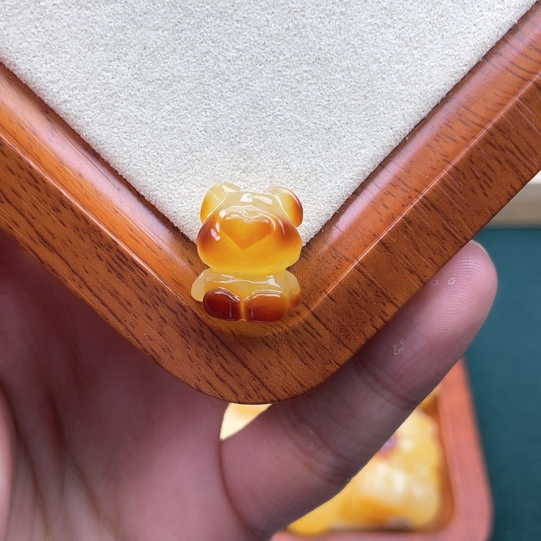 琥珀裸石未镶嵌蜜蜡