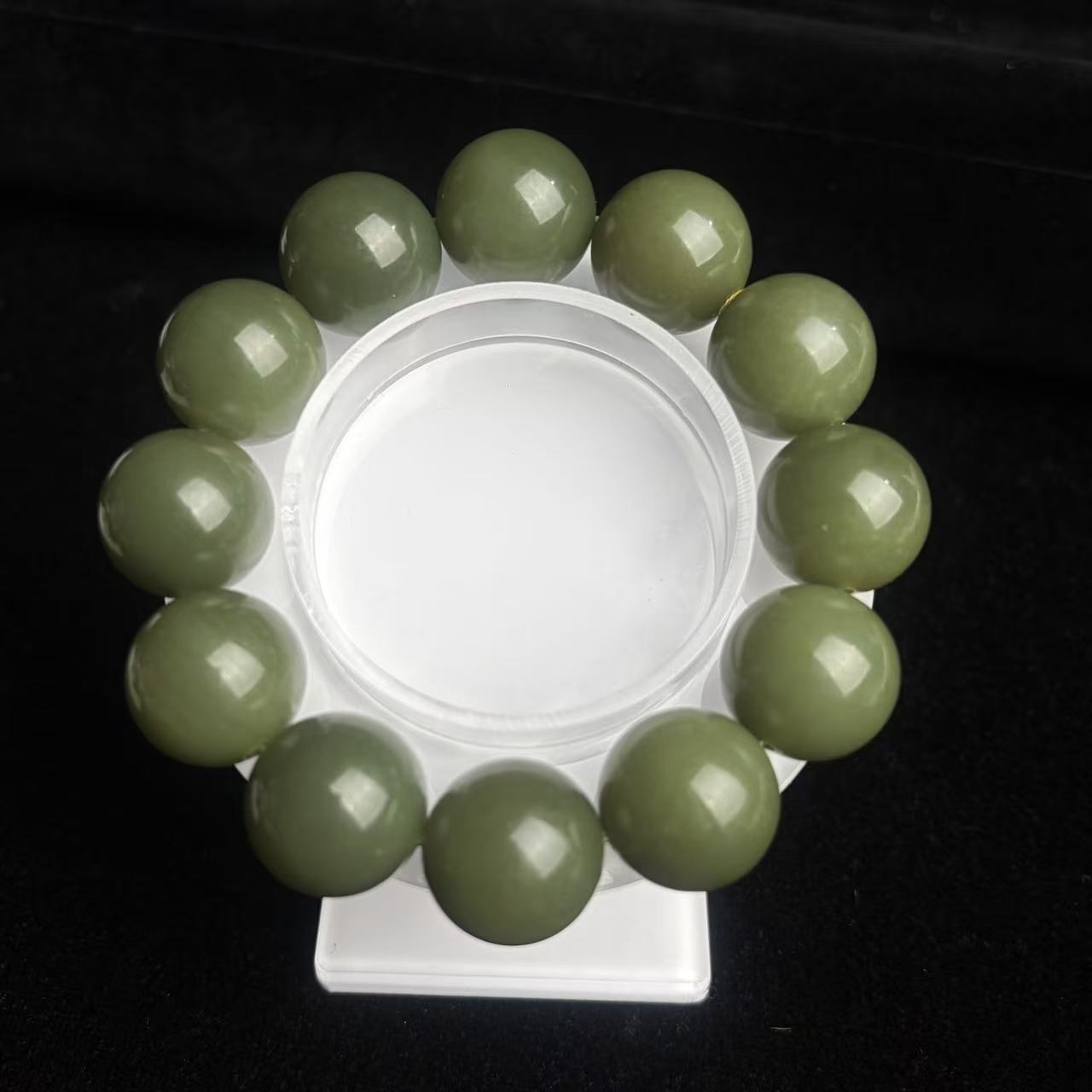 和田玉枣青手串D060