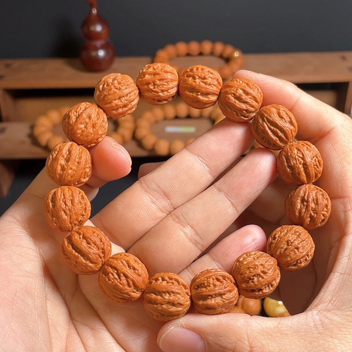文玩核桃手串释**提