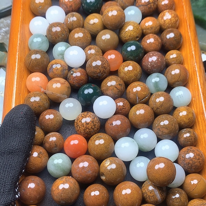 和田玉和田玉边角料未镶嵌