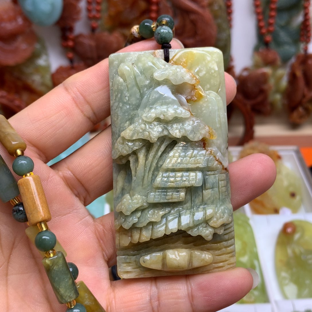 蛇纹石玉颈饰未镶嵌