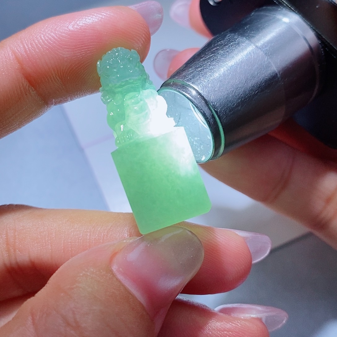 定制翡翠未镶嵌翡翠