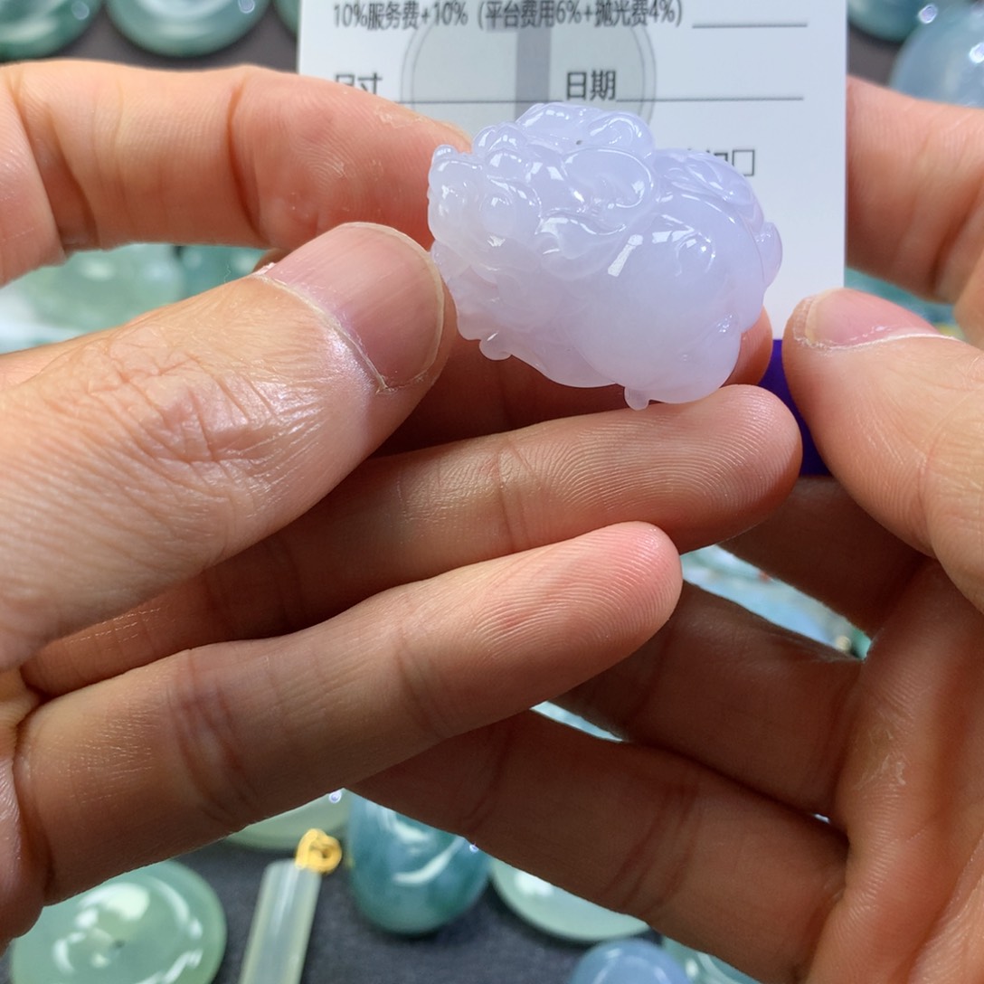 翡翠颈饰未镶嵌吊坠