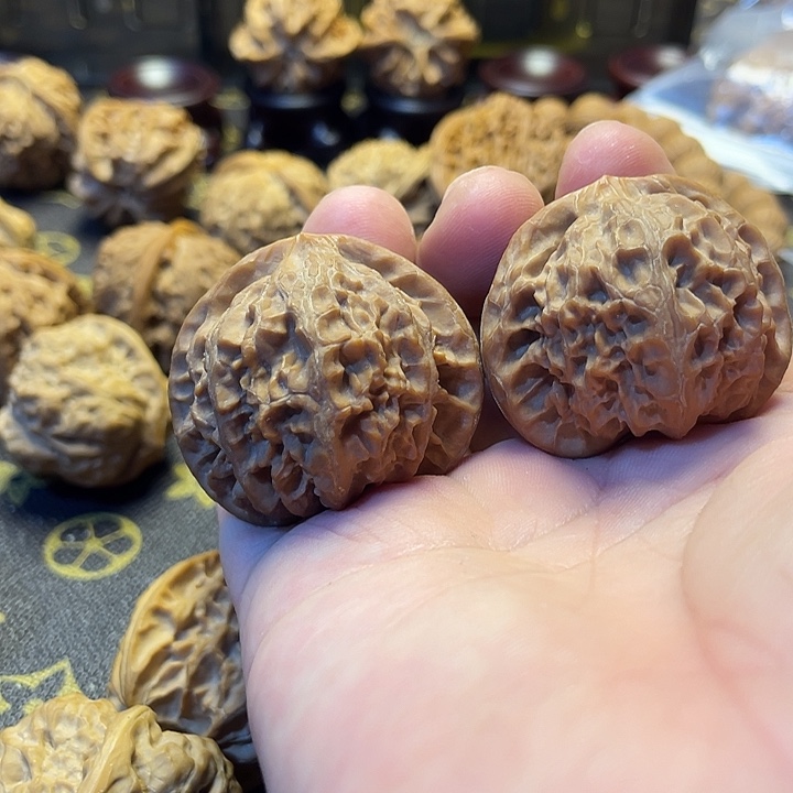 不***躁文玩核桃吊坠宫灯