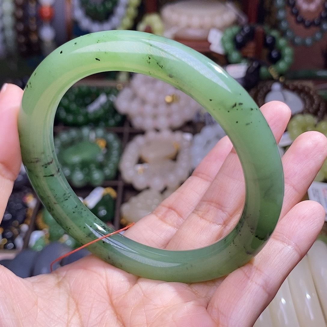 和田玉手镯未镶嵌58.8 乌兰海碧玉胖圆条清货价手镯