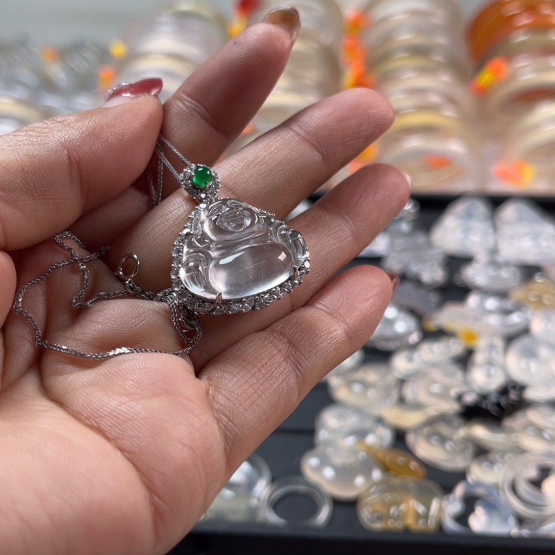 石英质玉颈饰银S925镀金镶嵌余*多