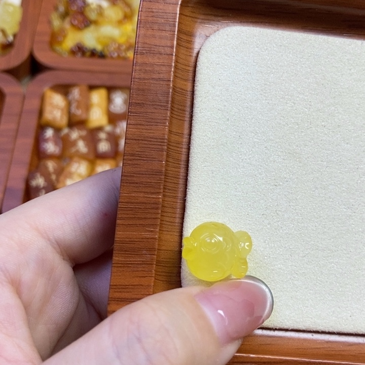 琥珀未镶嵌珠宝奇石小鱼