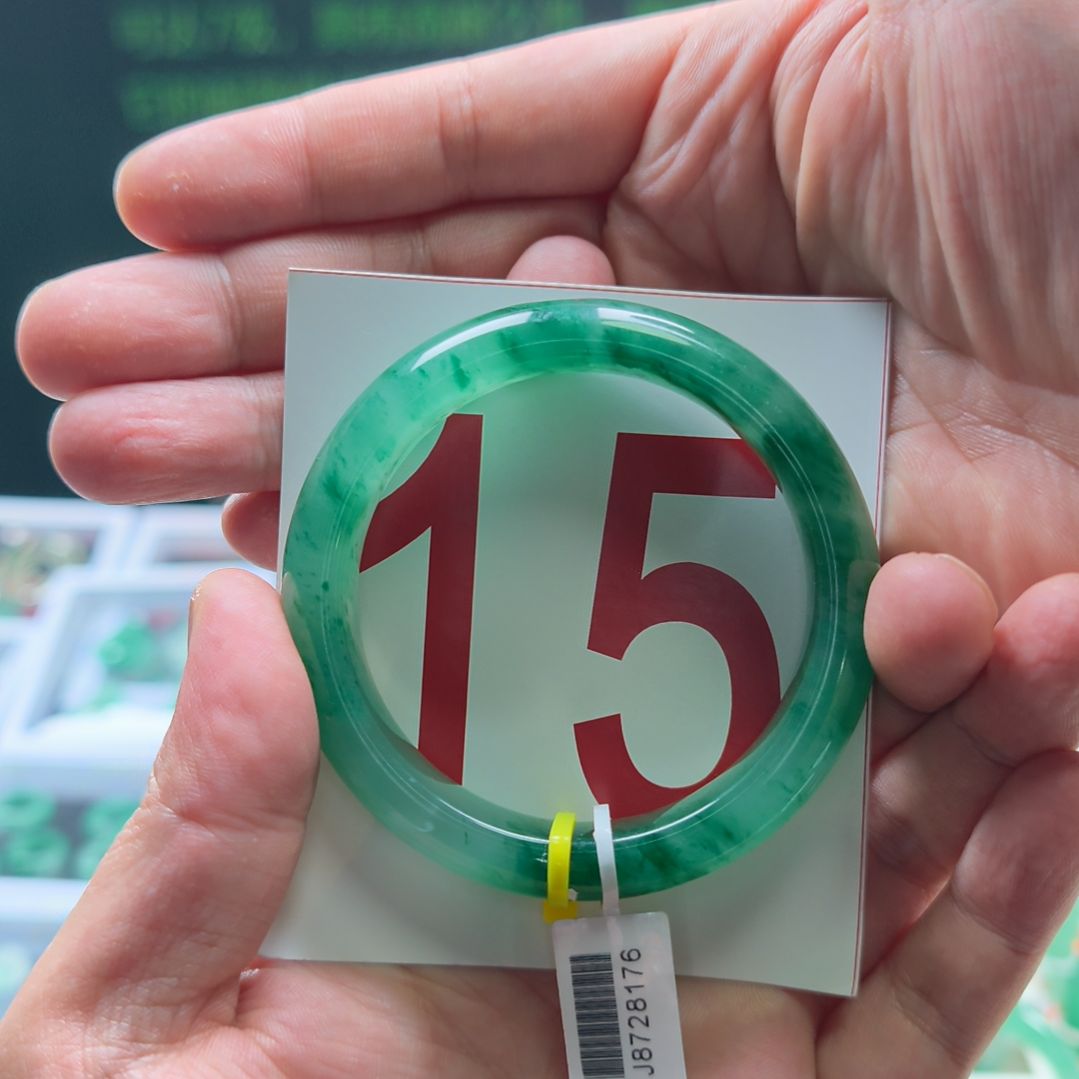 石英质玉（非洲翠）未镶嵌手镯