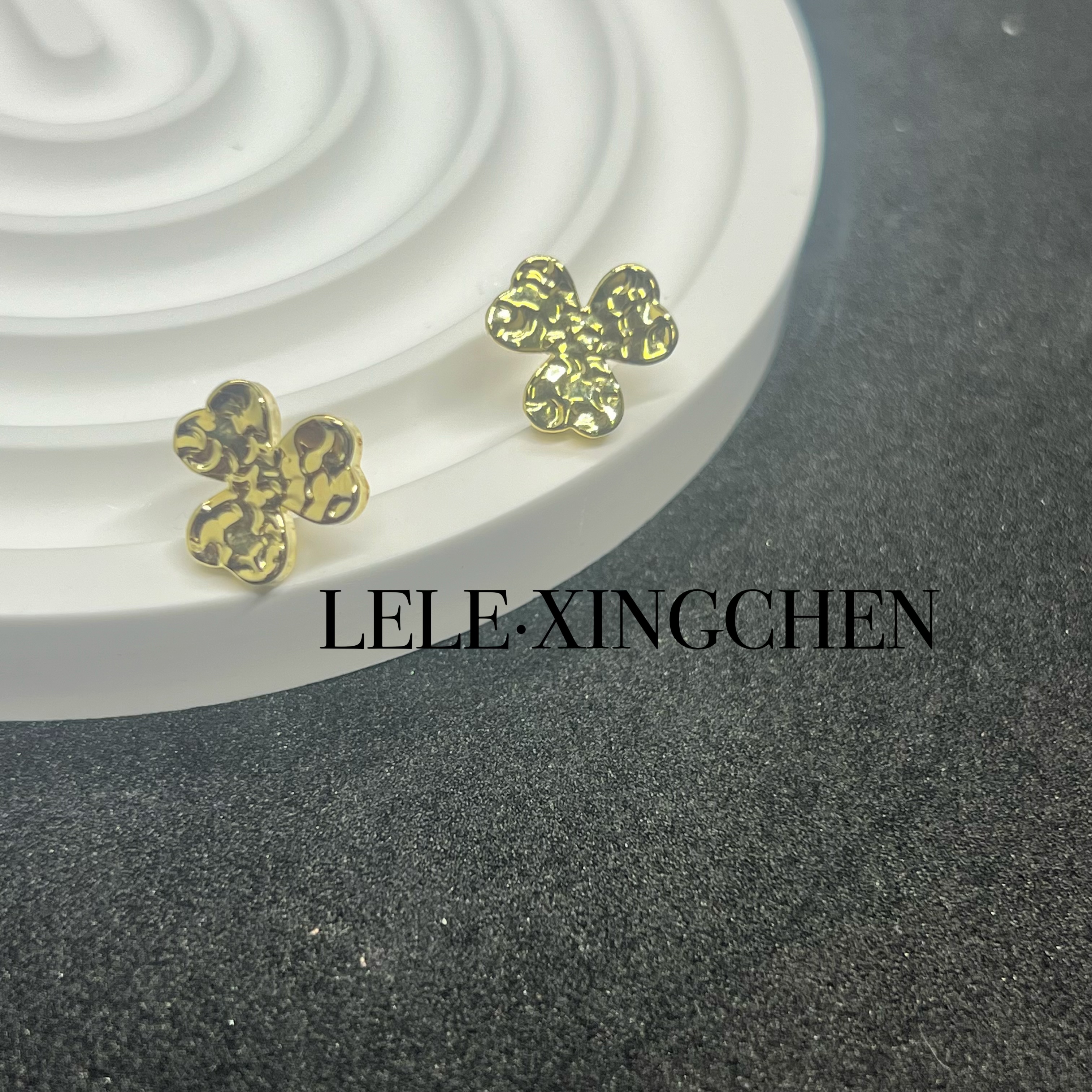 铜合金耳饰 碎冰冰金色三叶草灵动优雅耳坠高级感耳环潮流耳饰y
