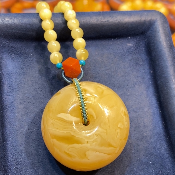 琥珀颈饰未镶嵌蜜蜡